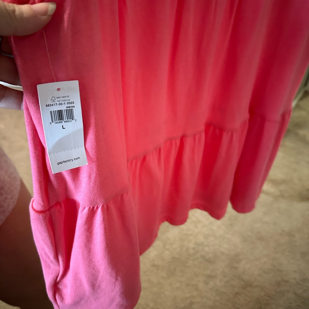 New with tags pink tank top from gap